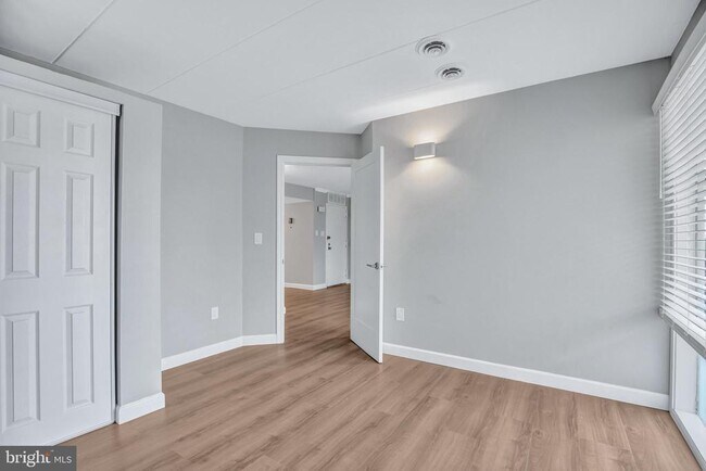 Photo - 2605 Fort Farnsworth Rd Unidad 314