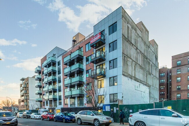 42-18 147th St - Grand 147