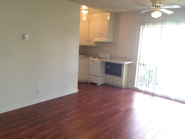 Photo - 530 Veteran Ave