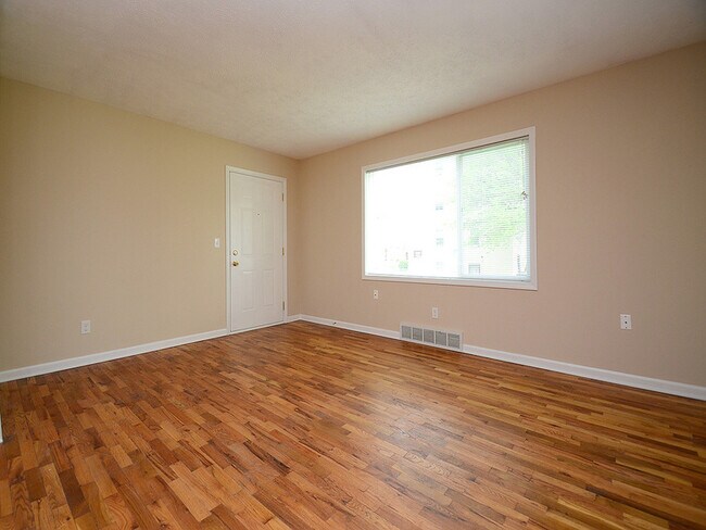 Photo - 3903 Cass St Unidad 1