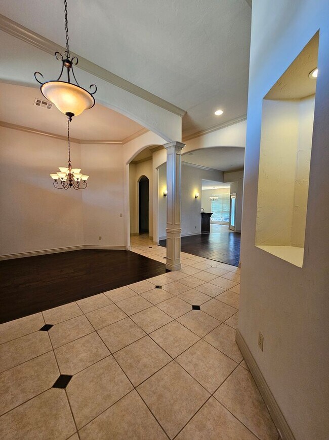 Photo - 513 Summit View Ct