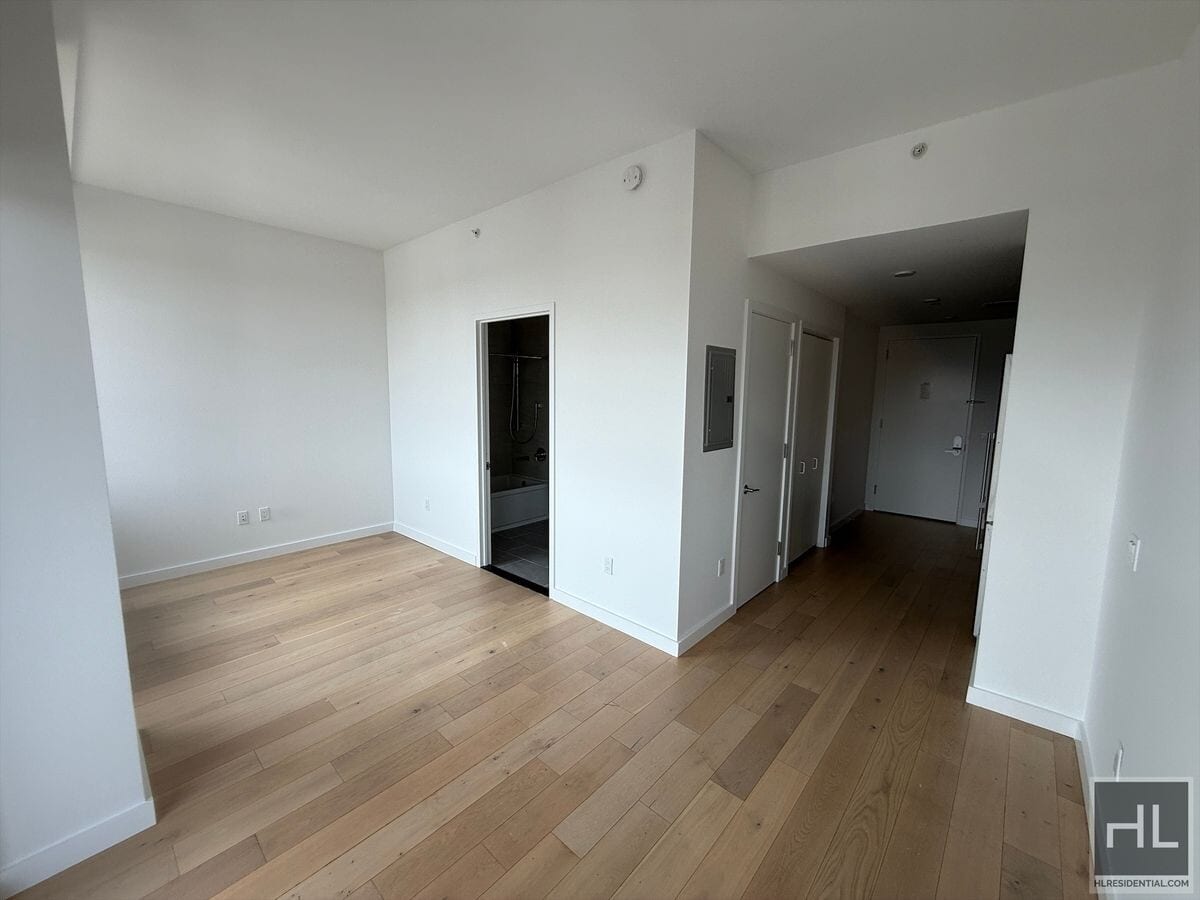 NORTHERN BOULEVARD - NORTHERN BOULEVARD Unit 8E