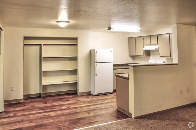 Building Photo - Fairview Oaks Woods Rental