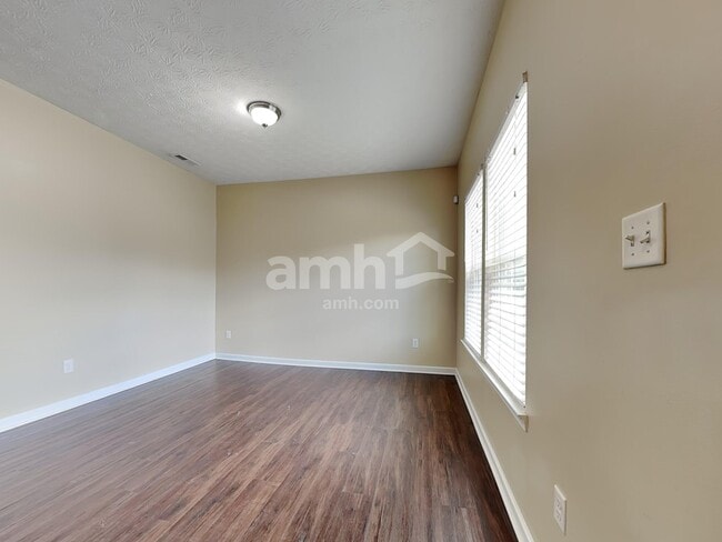 Photo - 45 Haverstraw Pl