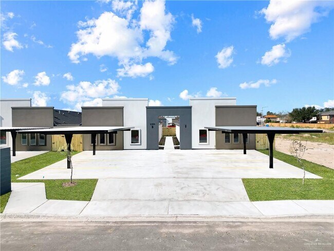 Photo - 26 Hilltop S Ave Unit 2