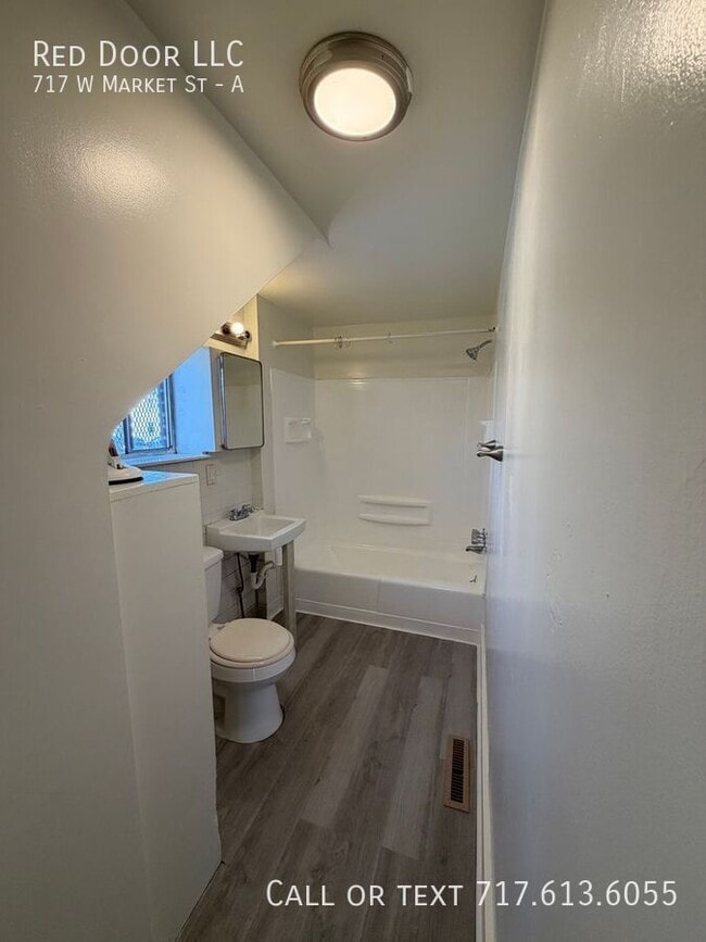 Photo - 717 W Market St Unidad A