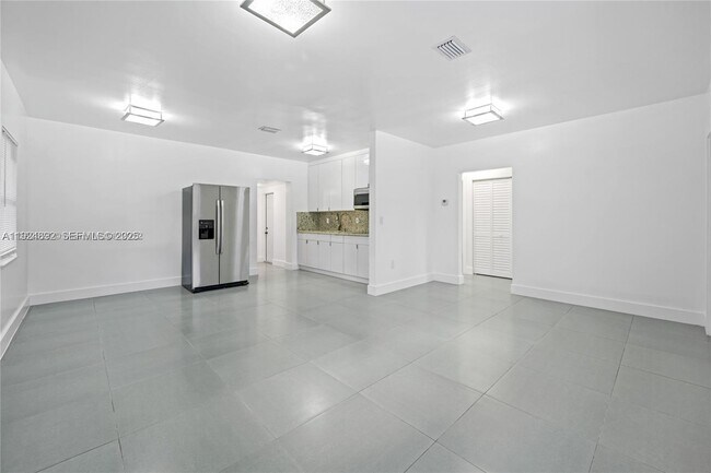 Photo - 911 Sharar Ave Unit 1