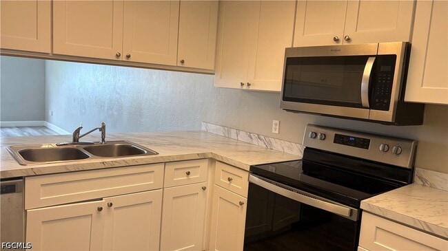 Photo - 11060 Caravel Cir Unit 105