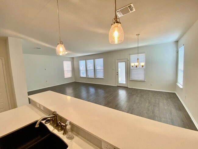 Photo - Live on the Golf Course at Star Ranch!! 4B... Apartamento