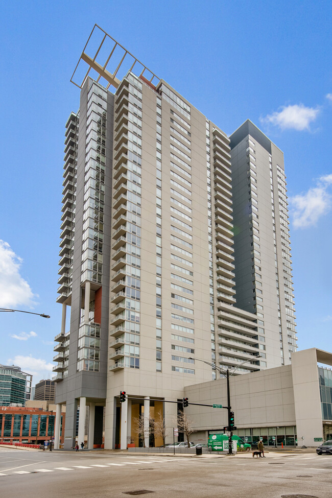 Photo - 737 W Washington Blvd Unidad 2510 Rental