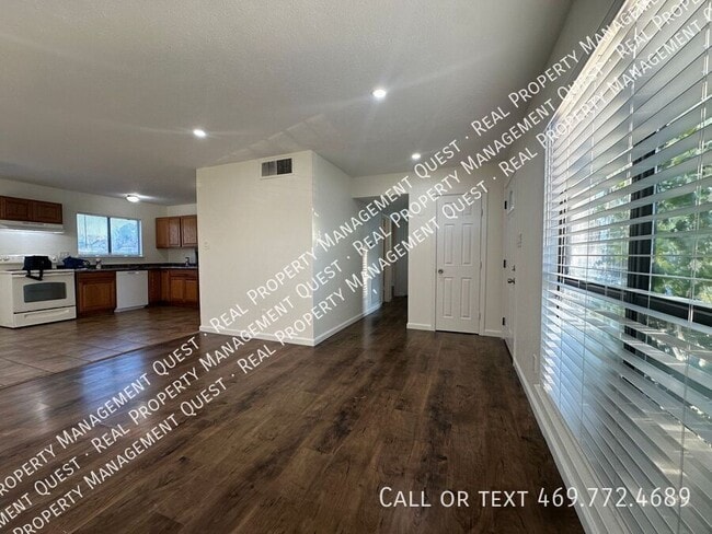 Photo - 5105 Sandalwood Ln