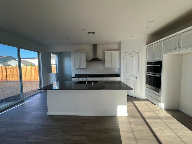 Photo - 3137 Barnowl Wy