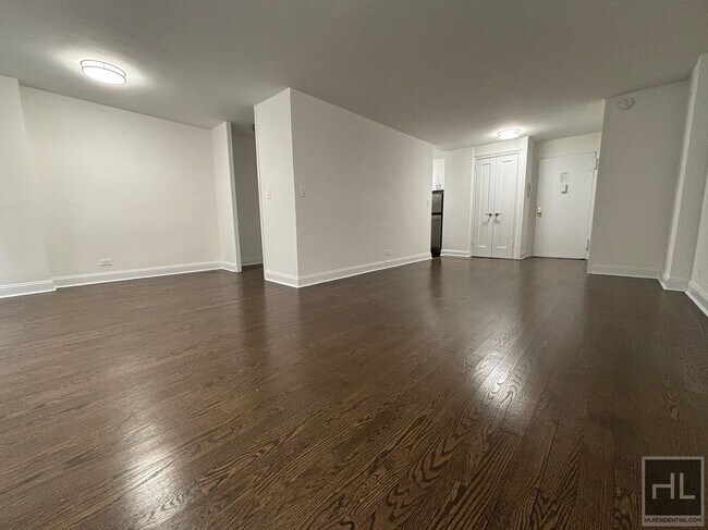 Photo - 5 AVENUE Unit 2F