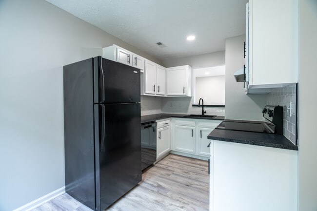 Building Photo - 1307 S Senate Ave Unit 1309