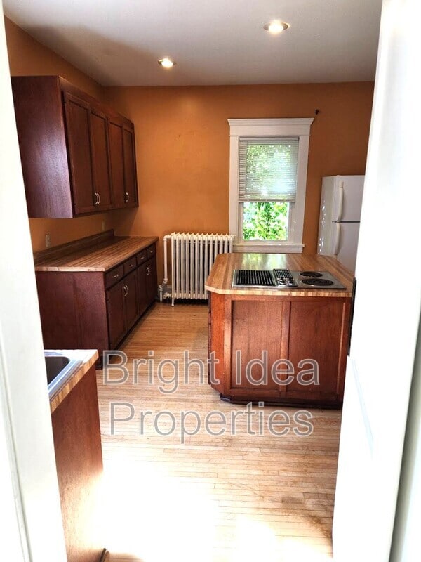 Photo - 2104 Emerson Ave S