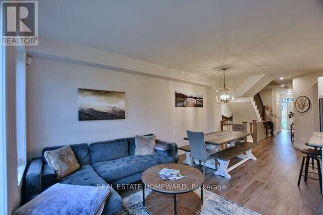 Photo - 222 Yellow Birch Cres