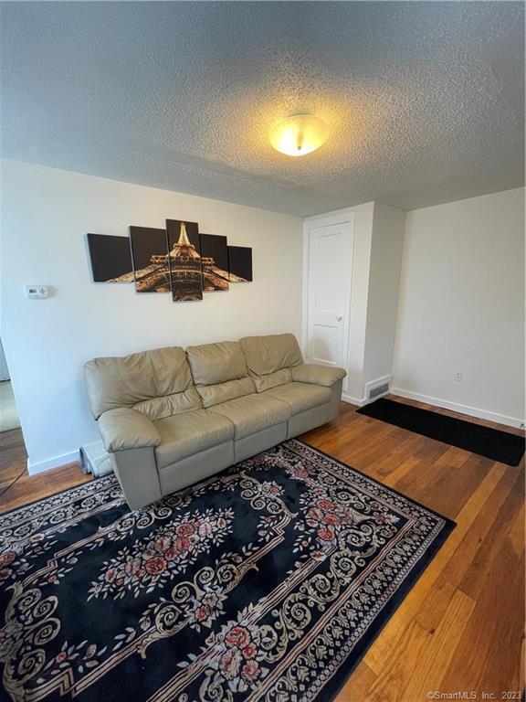 Photo - 67 Hawthorne Dr