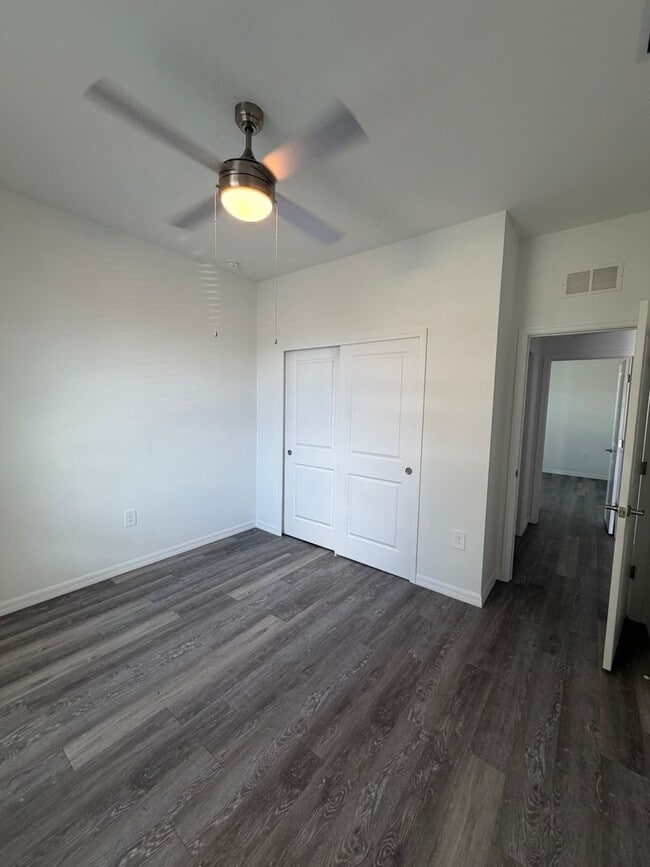 Photo - 615 SE 8th St