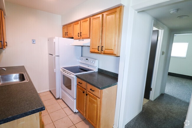 Building Photo - 1824 Mears Ave Rental