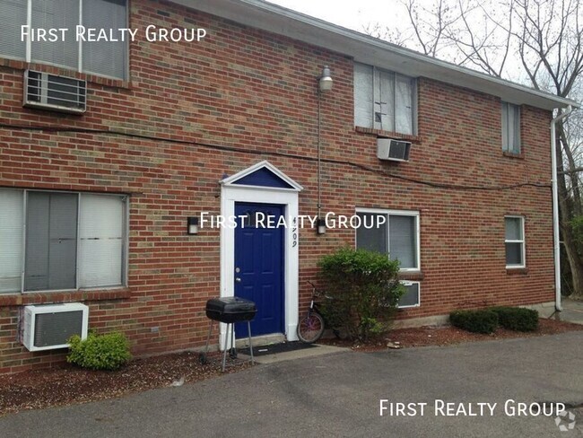 Building Photo - 2 Bedroom, 1 Bath 1st Floors Apartment, Mo... Unit Apt. 10