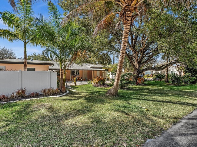 Photo - 2016 NE 14th Ct Unit 2018/B