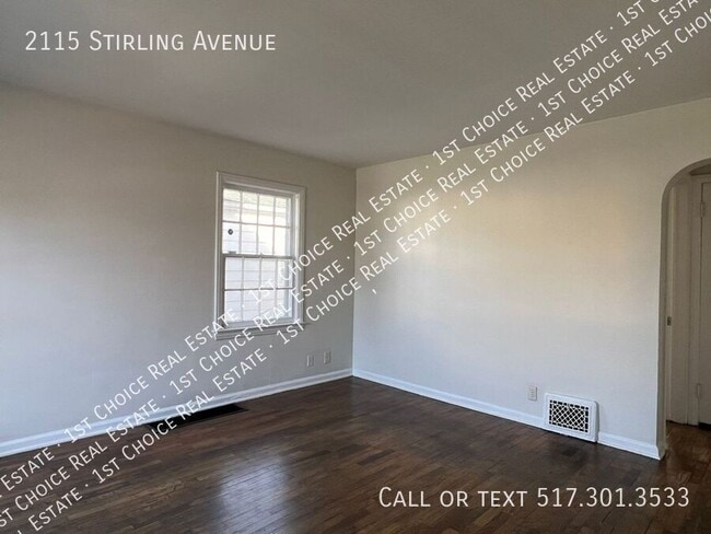 Photo - 2115 Stirling Ave