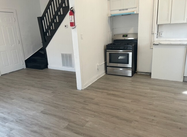 Photo - 17104 Wentworth Ave