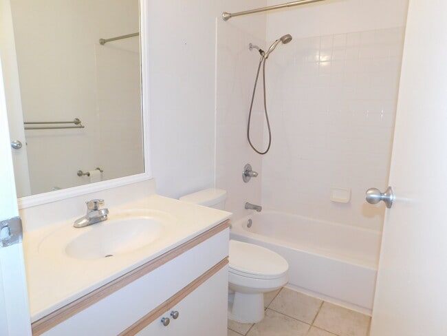 Photo - Pet Friendly Condo / 2 Bedroom 2 Bath with 2 Parking at Streamside at Launani Valley