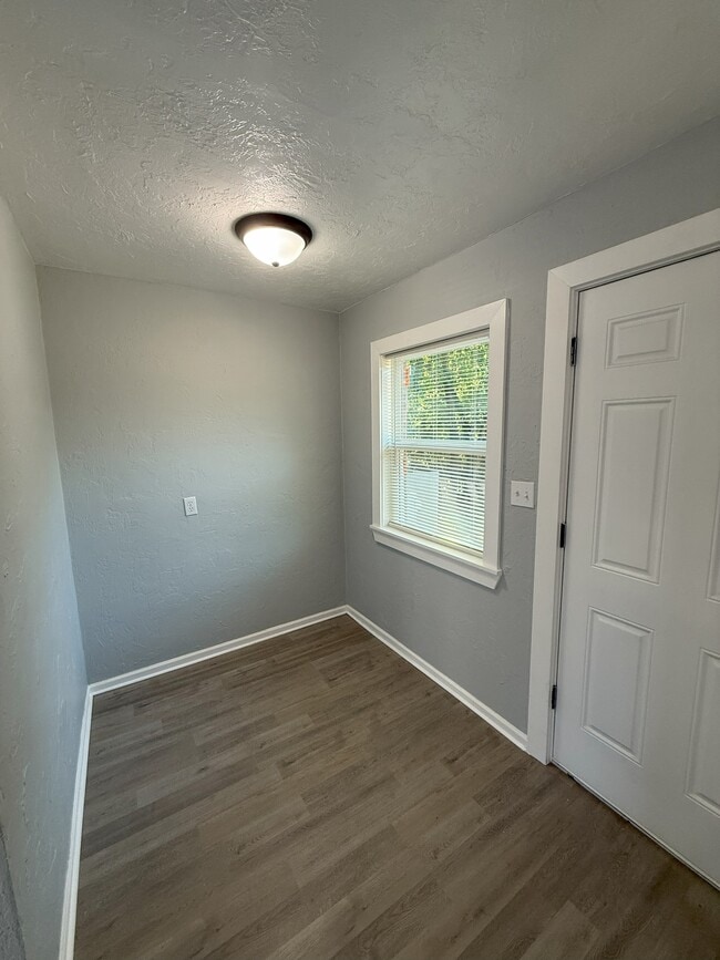 Building Photo - 3106 NW 41st St Rental