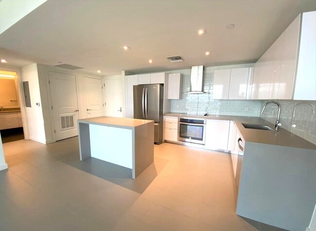 Photo - 1600 NE 1st Ave