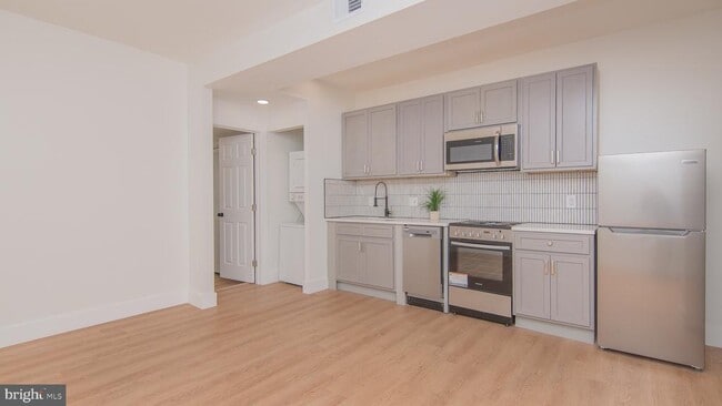 Photo - 1629 West Virginia Ave NE Unidad 3