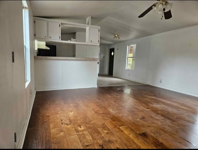 Building Photo - 410 Brown St