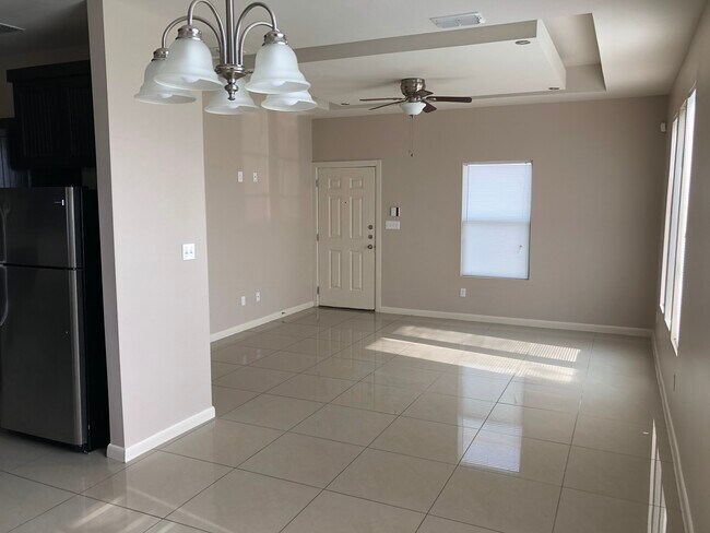 4717 N Dogwood St Unit 3