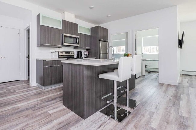 Photo - Holyrood Square