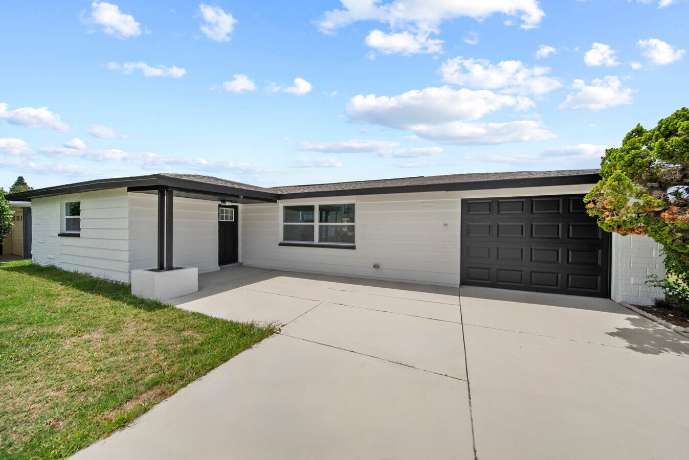 Photo - 13715 Maria Dr