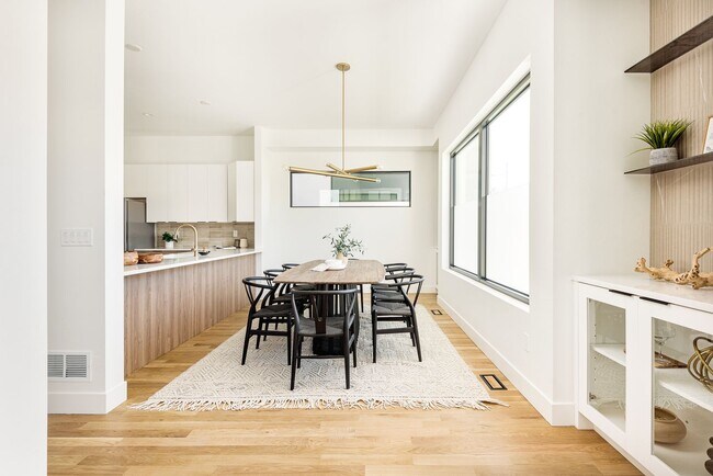 Photo - LUX 3BD, 4BA Sunnyside Home with Office and 2-Car Garage