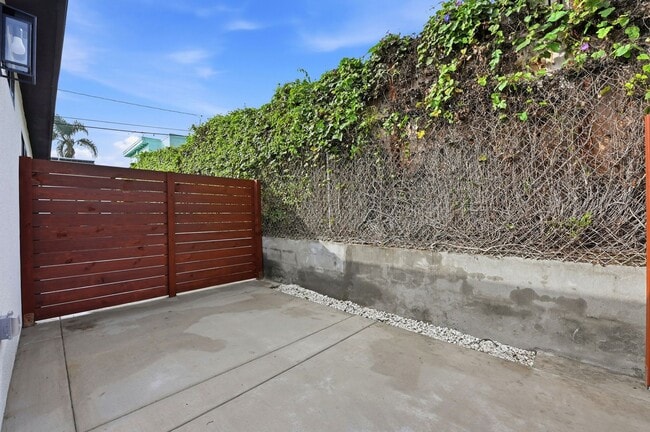 Photo - 2735 Broadway-3 Unit 3