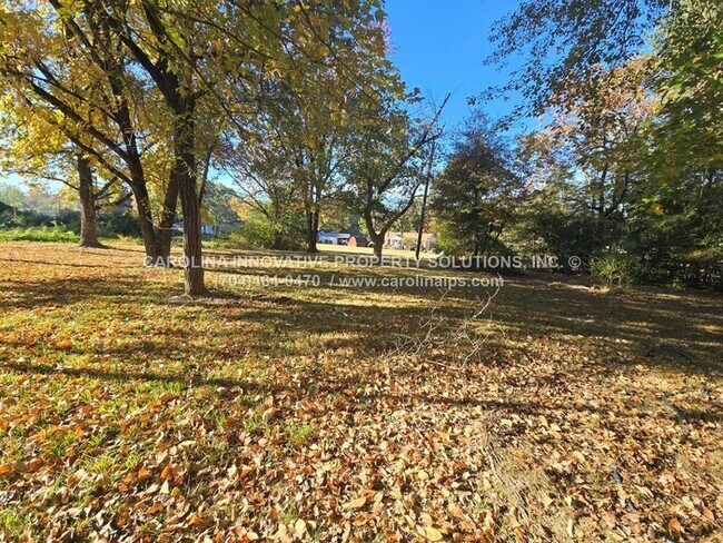 Photo - 1805 Falconhurst Dr