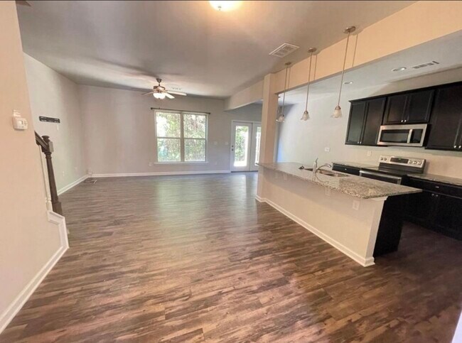 Photo - 1526 Brookmere Way