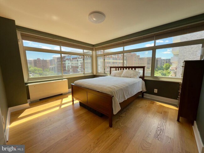 Photo - 2401 H St NW Unit 704