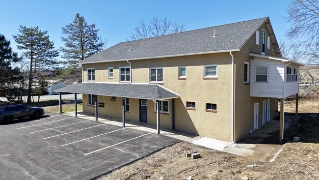 Photo - 403 N Walnut St Unit B