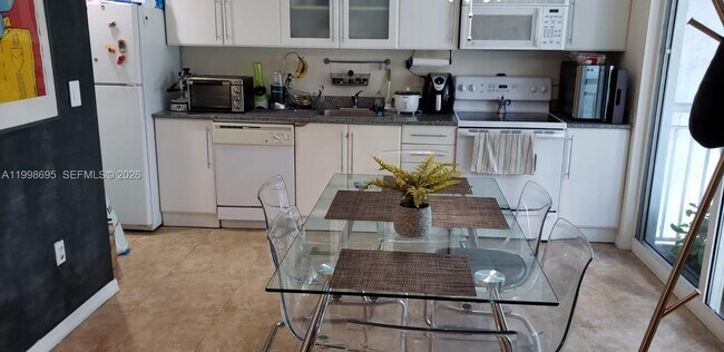 Photo - 275 NE 18th St Unit 307