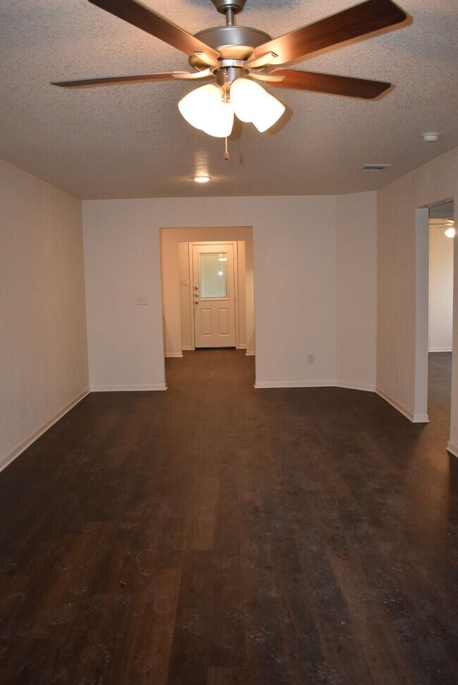 Photo - 504 S Juanita Dr Unidad B-STILL OCCUPIED BY RESIDENT