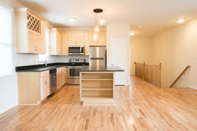 Photo - 966 Pink St Unit #2