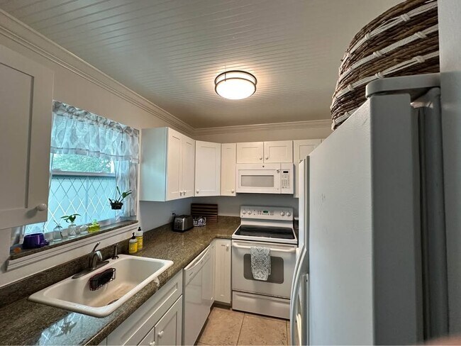 Photo - 200 Harborview Dr Unit Harbor 92