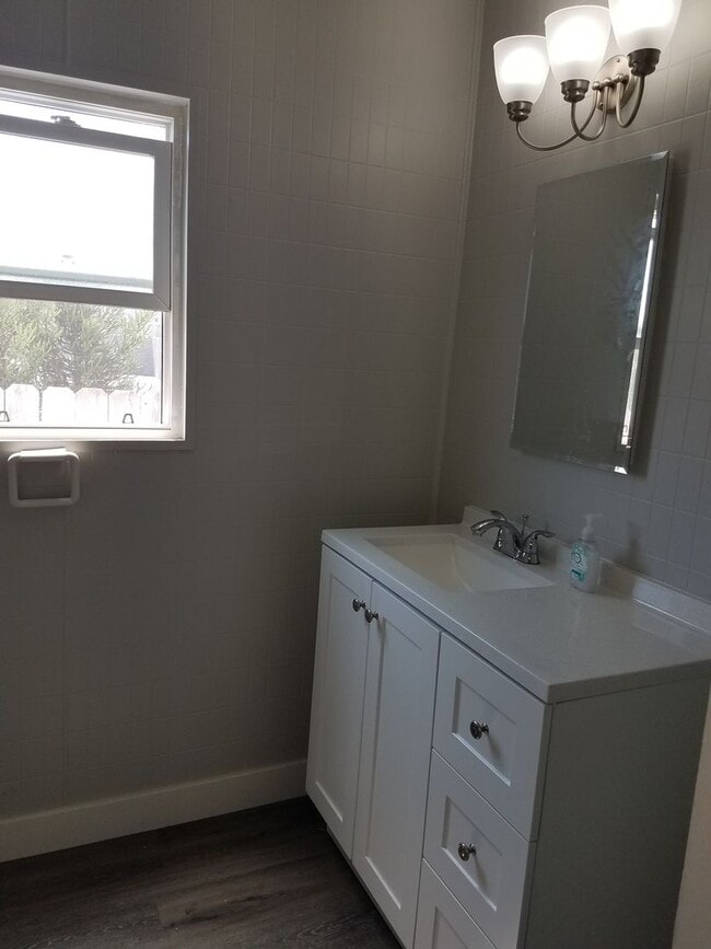 Photo - 2-Bed/1-Bath House w/Garage. Walking Distance to Beach