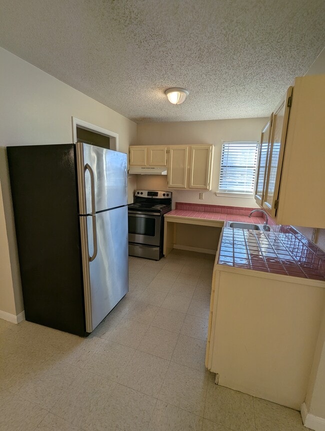 Photo - 6310 Windsor Castle