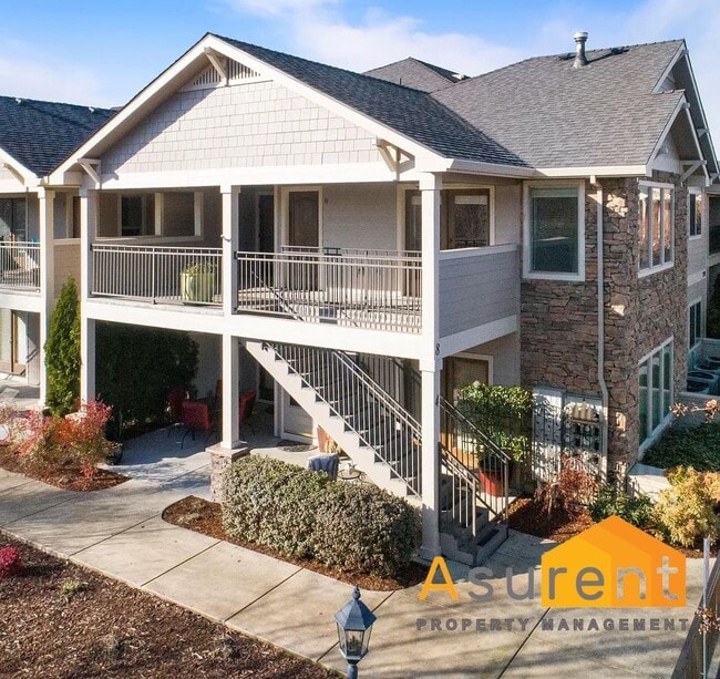 Photo - Wonderful Large Condo Available Now! MOVE-IN SPECIAL: Half Off First Month's Rent Unit 8