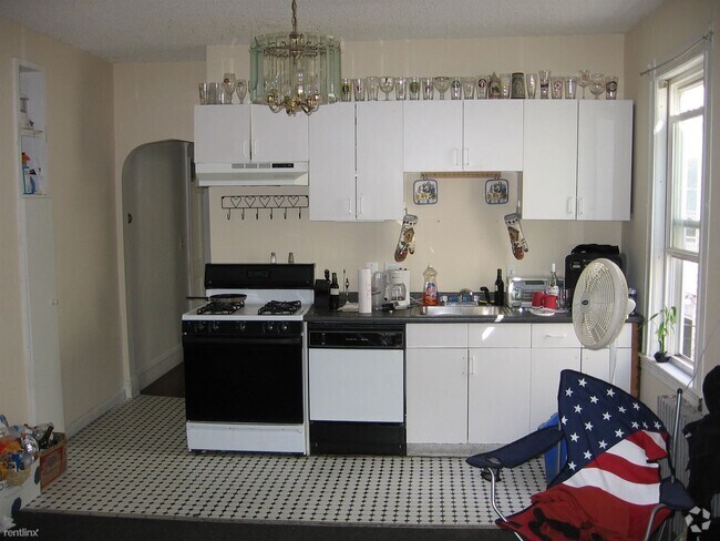 Building Photo - 292 Summit Ave Unit #3 Rental