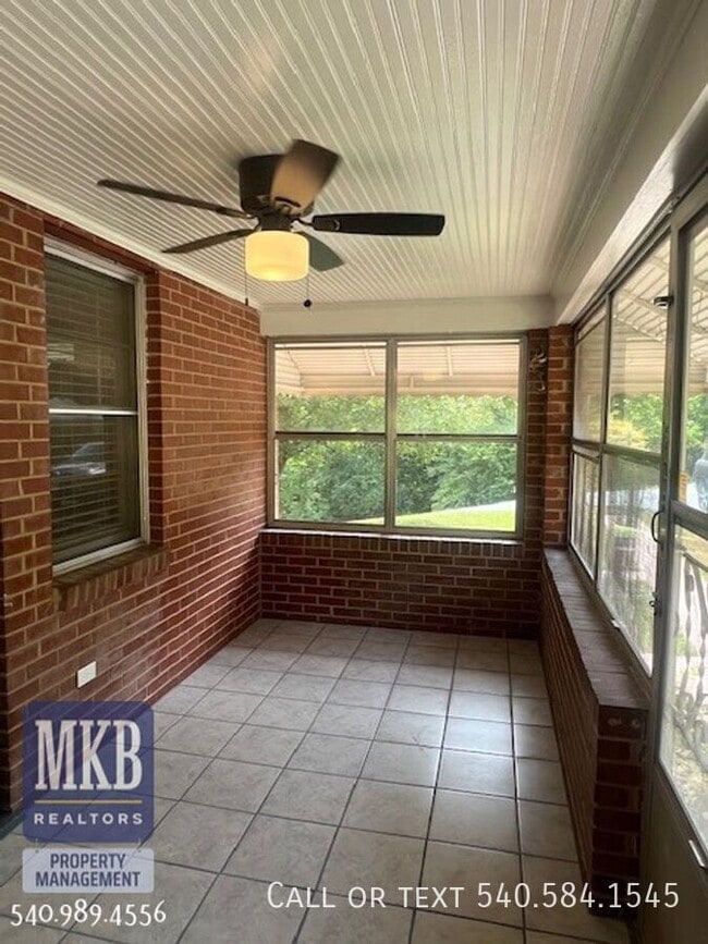 Photo - 6099 Franklin Rd